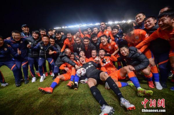 山東泰山提前三輪奪冠 時隔11年再度問鼎中超