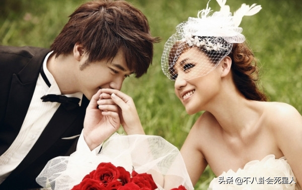 “身殘志堅”的6位殘疾藝人,個個才華橫溢,有的不到1歲就失明 “身殘志堅”的6位殘疾藝人,個個才華橫溢,有的不到1歲就失明