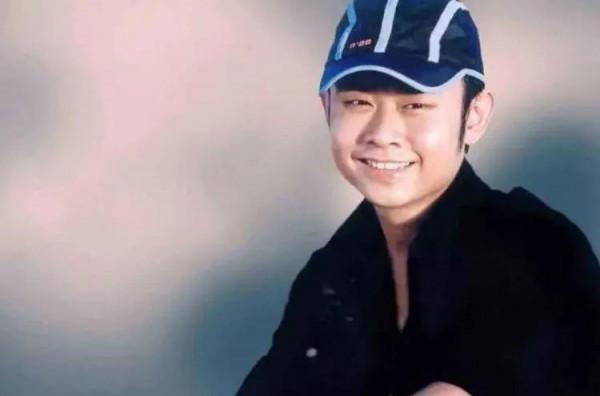 十幾年前,被汪峰那英楊坤等人圍攻,刀郎究竟做錯了什麼? 十幾年前,被汪峰那英楊坤等人圍攻,刀郎究竟做錯了什麼?