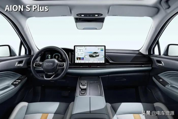 預算15萬左右，這兩款純電家轎怎麼選？舒適和操控都有