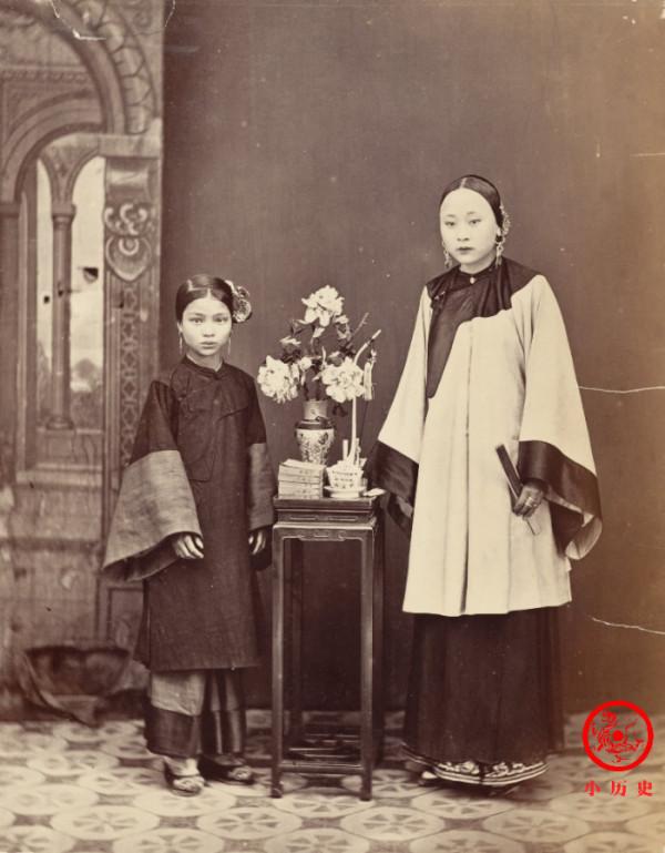 晚清老照片:李鴻章75歲臉上沒有皺紋;縣太爺審案,親兵衙役助威 晚清老照片:李鴻章75歲臉上沒有皺紋;縣太爺審案,親兵衙役助威