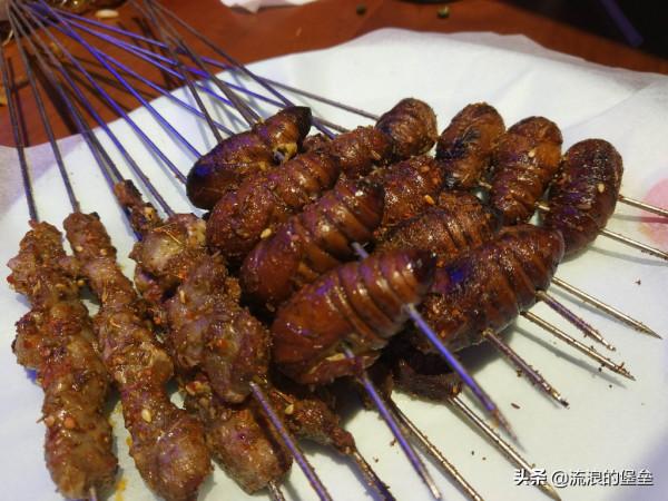 燒烤裡的“真材實料”,內行人都會吃,老闆“多串”都心疼 燒烤裡的“真材實料”,內行人都會吃,老闆“多串”都心疼