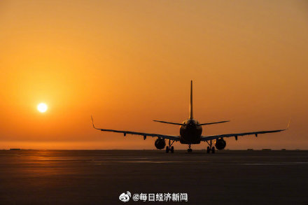 去年國內遊總人次32.46億，去年國內遊總人次恢復到2019年54%