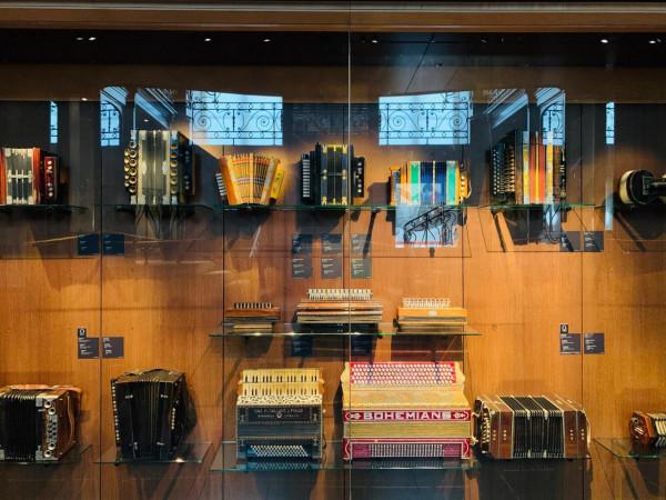 布魯塞爾樂器博物館的中國情結 布魯塞爾樂器博物館的中國情結
