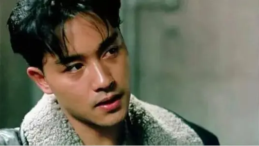 翁靜晶的“忘年戀”:“爹式”婚姻長達29年,張國榮曾為她著迷 翁靜晶的“忘年戀”:“爹式”婚姻長達29年,張國榮曾為她著迷