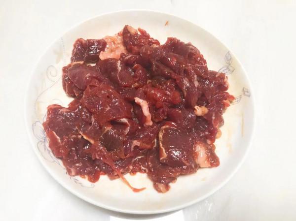 女人30歲以後，這4菜3果要多吃，富含“花青素”，常吃面板顯年輕