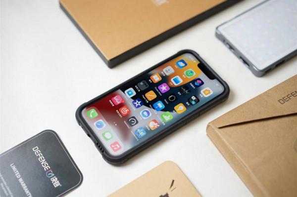 200+買個手機殼值得嗎?好看防摔耐用的決色iPhone 13手機殼體驗 200+買個手機殼值得嗎?好看防摔耐用的決色iPhone 13手機殼體驗