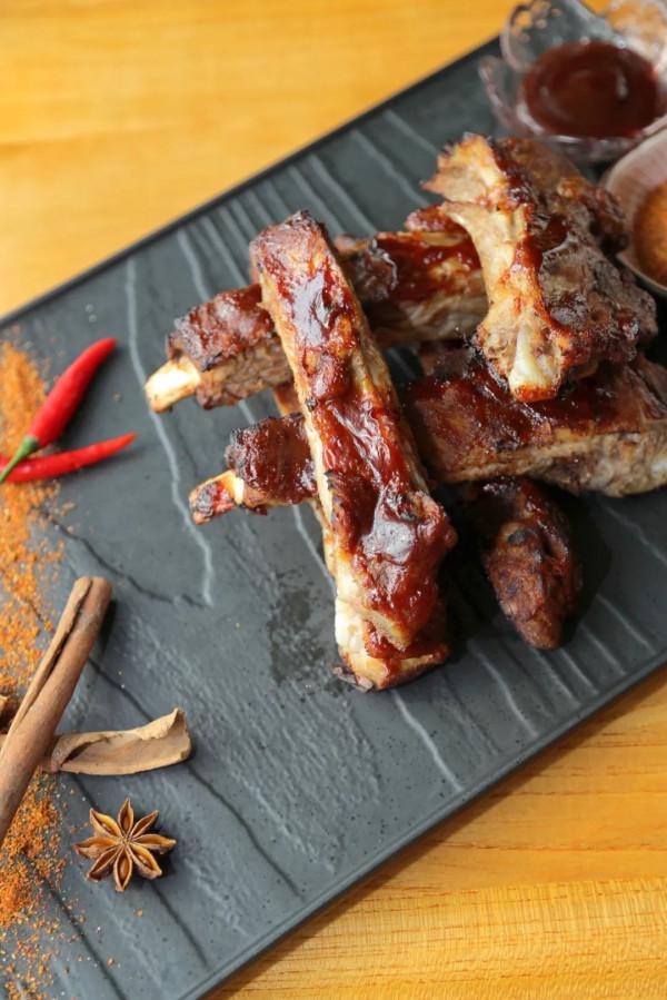 浣熊C位出道,牛排紅酒地道,這家餐廳有點味道~ 浣熊C位出道,牛排紅酒地道,這家餐廳有點味道~