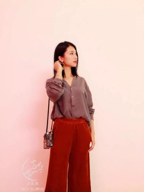 尹正造型雷人，留長髮戴耳環背女性包：我們真的迎來了穿衣自由嗎