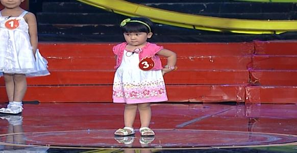 3歲上央視春晚舞臺，母親患病父親車禍，演出掙錢撐起整個家