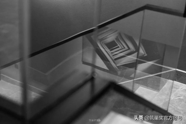 我就想把家設計成純黑色怎麼了？設計師：沒問題，安排