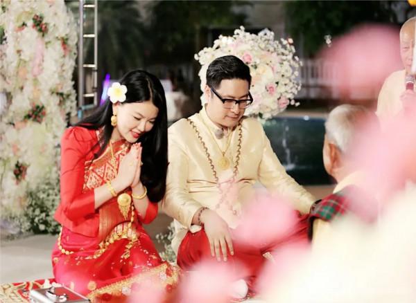 被李湘搶走富豪男友,出局後的秦海璐遇真愛,反觀李湘卻事業受阻 被李湘搶走富豪男友,出局後的秦海璐遇真愛,反觀李湘卻事業受阻