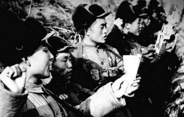 志願軍連長髮明“三朵花”，40人幹掉800人，美軍誤以為是高科技