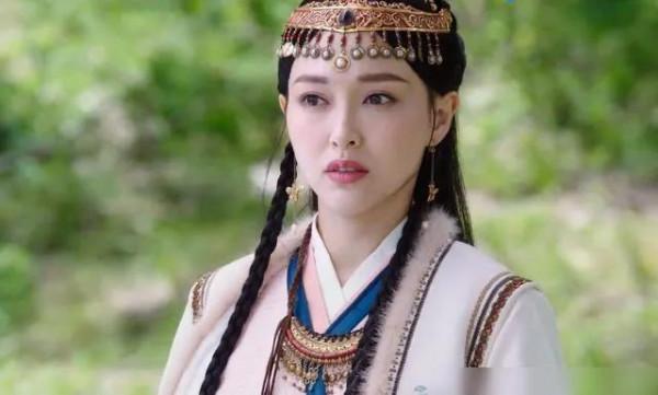 少女感別尬演，這6位演少女太辣眼，有人強裝可愛，有人刻意夾音