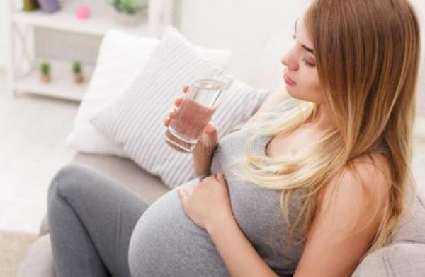 生孩子並非越早越好,低齡生娃危害大,要了解最佳生育年齡 生孩子並非越早越好,低齡生娃危害大,要了解最佳生育年齡