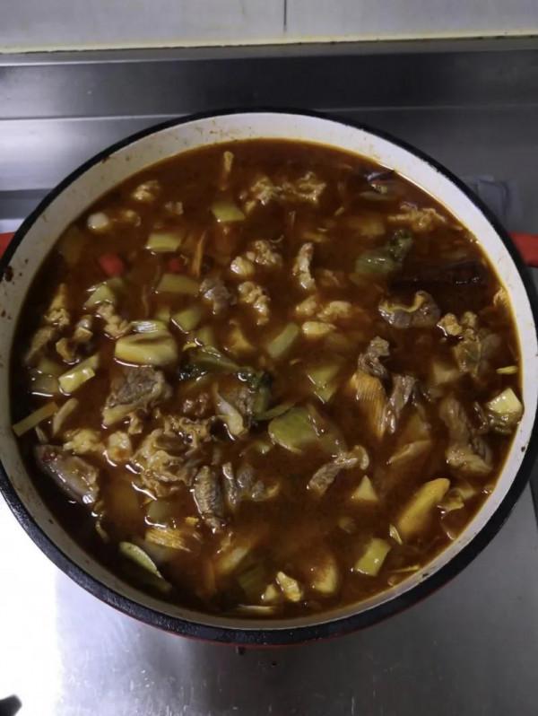冬日必吃美食——酸菜燉牛肉