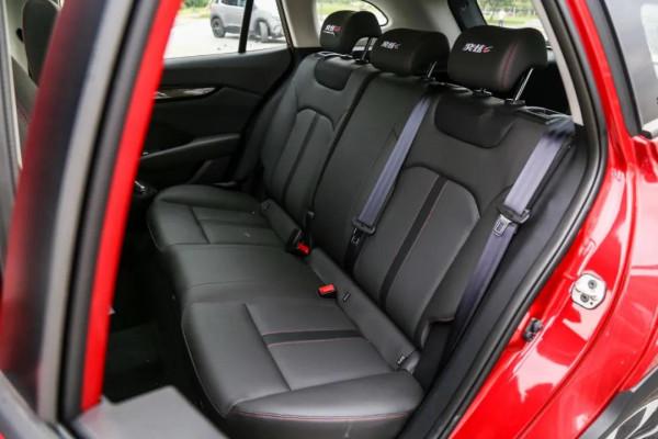 奕炫GS試駕：矩陣式LED大燈、電動皮座椅主動剎車，舒適實用