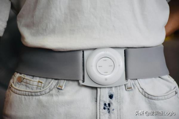 這款按摩器提供6大模式,9種按摩力度,還有3檔溫度調節 這款按摩器提供6大模式,9種按摩力度,還有3檔溫度調節