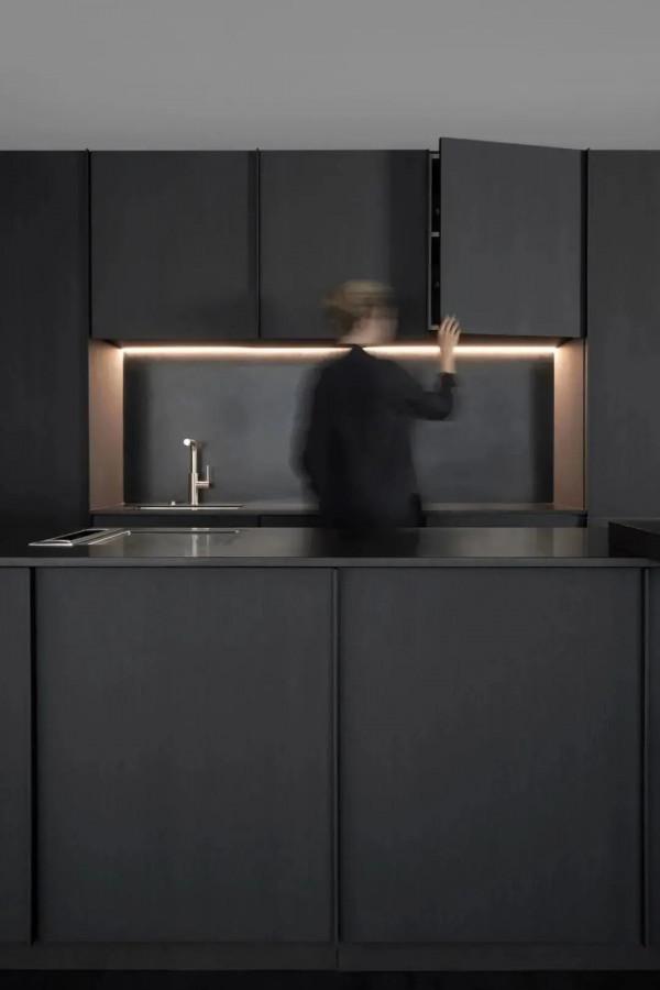 黑色極簡丨光與影,白與黑,來一場時間與空間的對話 黑色極簡丨光與影,白與黑,來一場時間與空間的對話