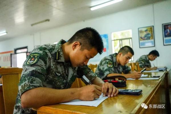 關注 | 新排長如何崗前闖關?現場畫面來了 關注 | 新排長如何崗前闖關?現場畫面來了