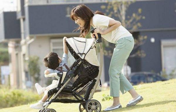 全職媽媽首次外出工作,收入5000元,花掉2500,被罵敗家 全職媽媽首次外出工作,收入5000元,花掉2500,被罵敗家