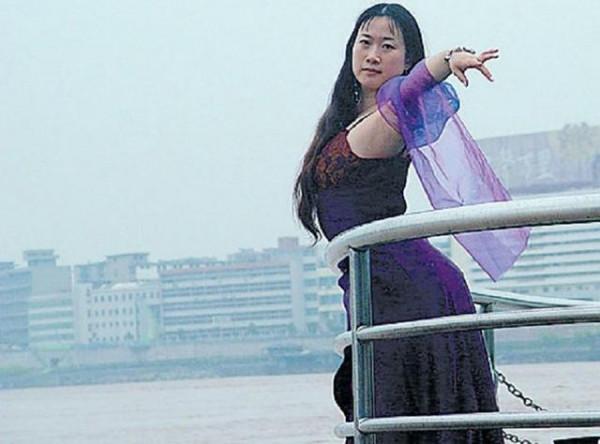 “林黛玉”芙蓉姐姐:爆紅後不忘本,低調回報社會,高調拒絕假唱 “林黛玉”芙蓉姐姐:爆紅後不忘本,低調回報社會,高調拒絕假唱