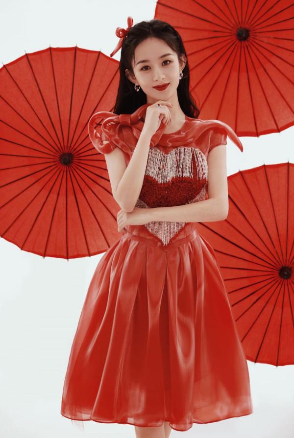 趙麗穎成春晚大贏家，再穿國貨美成&OpenCurlyDoubleQuote;央視臉&rdquo;，新造型徹底封神