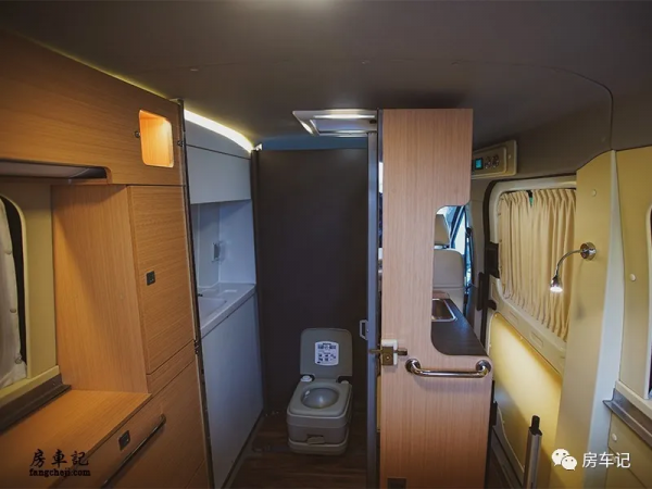 高性價比的空間利用大師!途酷神行者D518房車,僅售23.8萬 高性價比的空間利用大師!途酷神行者D518房車,僅售23.8萬