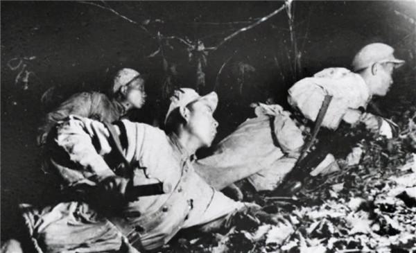 志願軍發明“隱身術”打法，500人幹掉2700人，美軍以為中國開掛