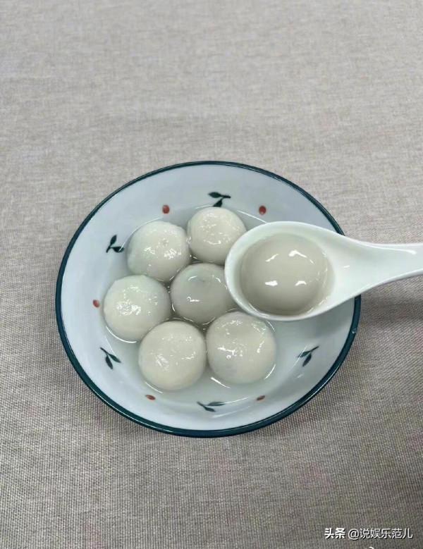 賈乃亮親自下廚煮元宵，果然自己煮的口感就是不一樣