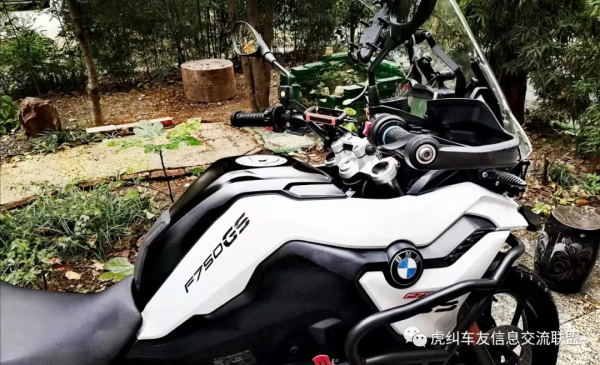 寶馬F750GS摩托，加裝哈曼卡頓/JBL藍芽音響之簡易DIY教程