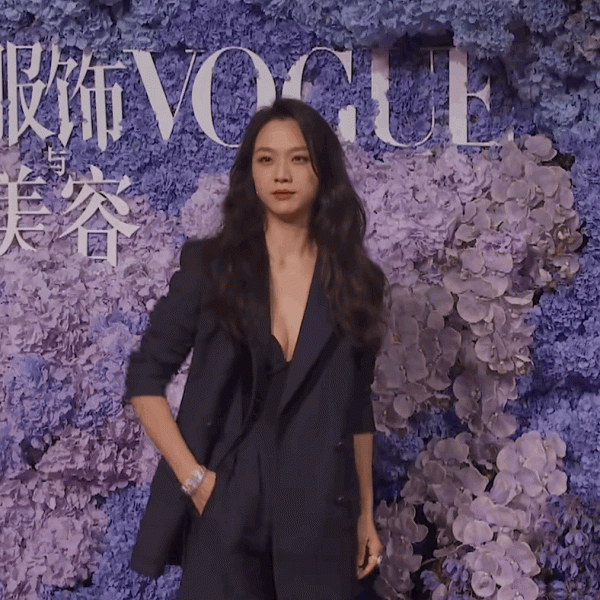 時尚大刊紅毯:42歲湯唯珠光寶氣,楊冪白紗遮面,周冬雨捂秋凍 時尚大刊紅毯:42歲湯唯珠光寶氣,楊冪白紗遮面,周冬雨捂秋凍