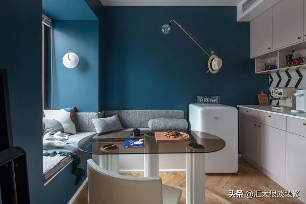 70㎡，有圖書館有咖啡角還有小花園，若有這樣一個家，還要啥別墅