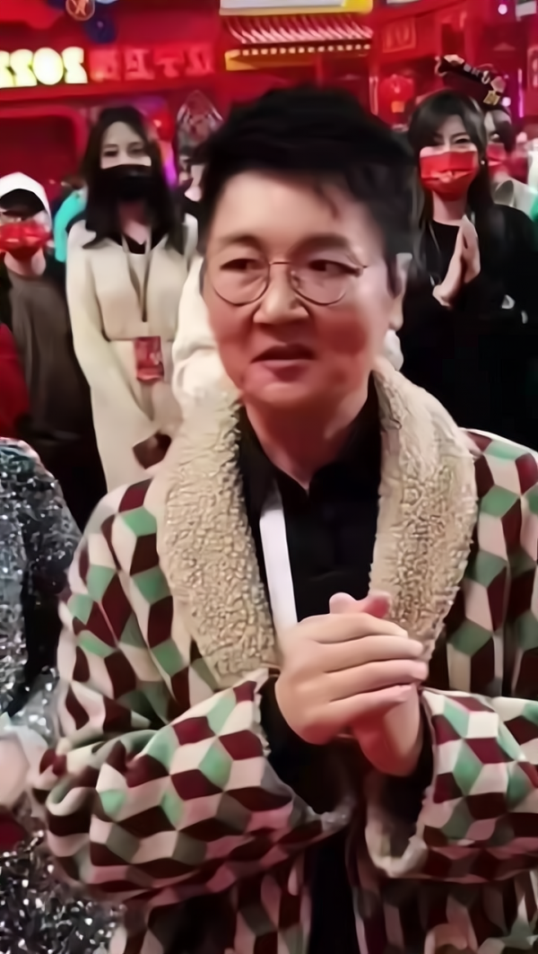 遼寧衛視春晚彩排，孫楠瘦脫相引關注，李雪琴、單依純也來了