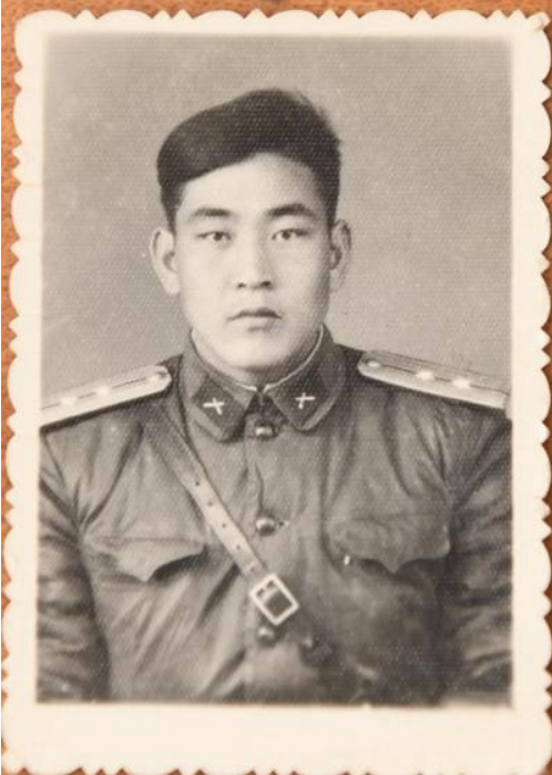 91歲老漢向妻女隱瞞身份,女婿用組織“詐”他,才公佈赫赫戰功 91歲老漢向妻女隱瞞身份,女婿用組織“詐”他,才公佈赫赫戰功