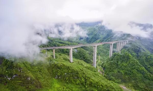 秋色來襲!7條自駕公路一網打盡四川最美風光,你去過幾條? 秋色來襲!7條自駕公路一網打盡四川最美風光,你去過幾條?