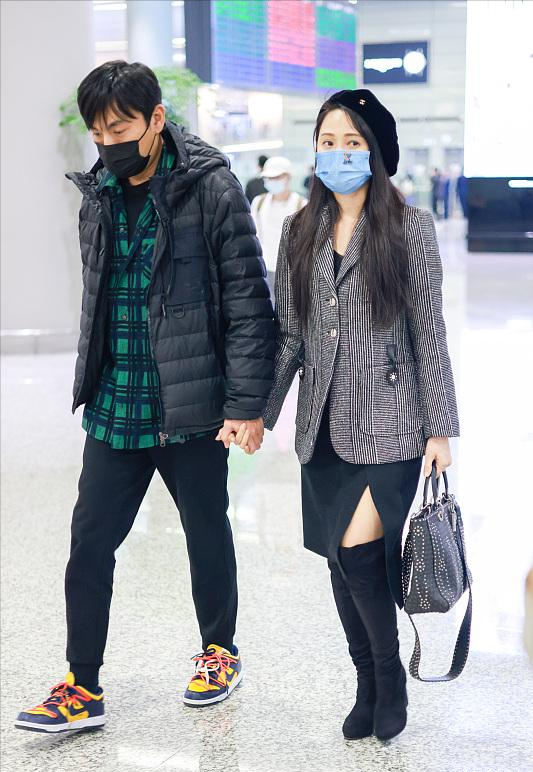 中年女星為事業有多拼！伊能靜零度不懼光腿，宋佳陶虹卻腫成路人