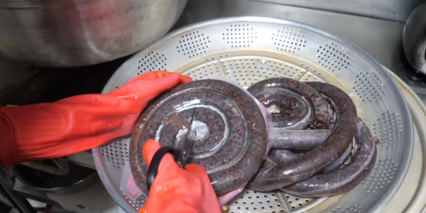 韓國人最自豪的名小吃，韓國大媽經營一家炒年糕店，年薪上百萬