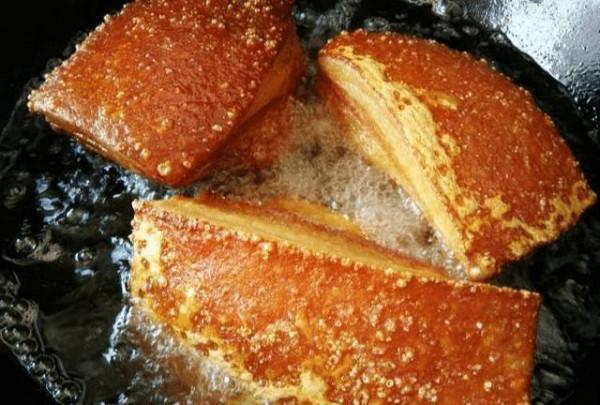 20年的農村大廚分享四川扣肉的做法，吃一塊不解饞，吃一碗不油膩