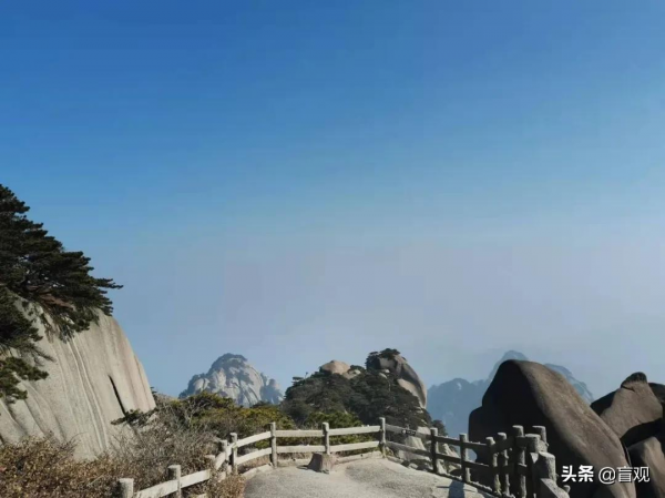 我喜歡山，特別是那些小山