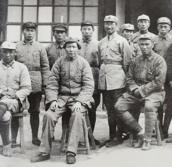 楊得志回湖南探親,姐姐掏出一張照片:壞人看見要殺頭!為何? 楊得志回湖南探親,姐姐掏出一張照片:壞人看見要殺頭!為何?