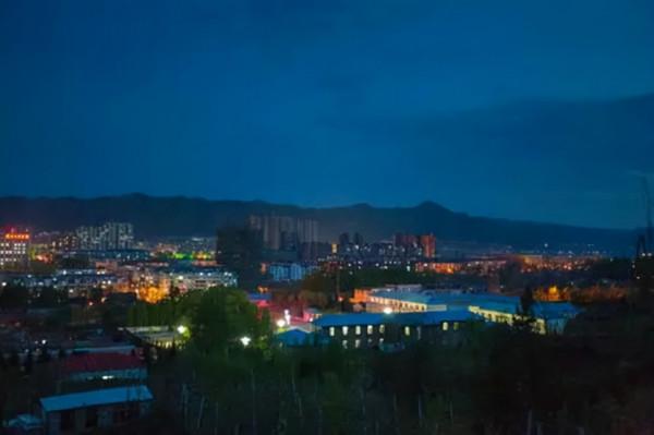 中國最後一位御醫鸚烈鵬,服侍溥儀10年,105歲堅持為百姓看病 中國最後一位御醫鸚烈鵬,服侍溥儀10年,105歲堅持為百姓看病