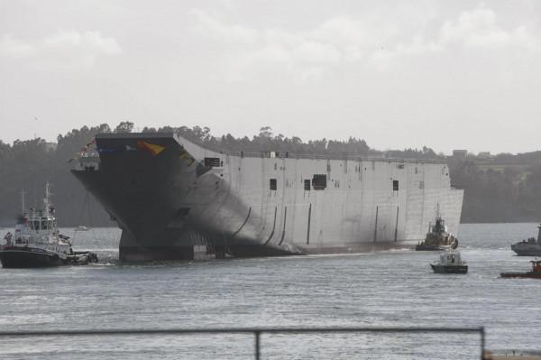 “堪培拉”級兩棲攻擊艦圖集（118圖）