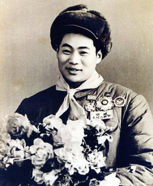 1986年一掃地老頭曝光身份:竟是空軍副軍長,曾擊毀7架美國戰機 1986年一掃地老頭曝光身份:竟是空軍副軍長,曾擊毀7架美國戰機