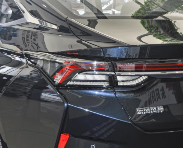 不一樣的帥氣家轎！江淮嘉悅A5對比東風奕炫MAX