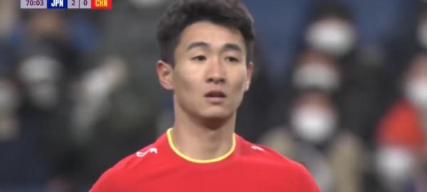 兩球負於日本，國足球員大評分，一人被爆一人最佳，李霄鵬太糾結