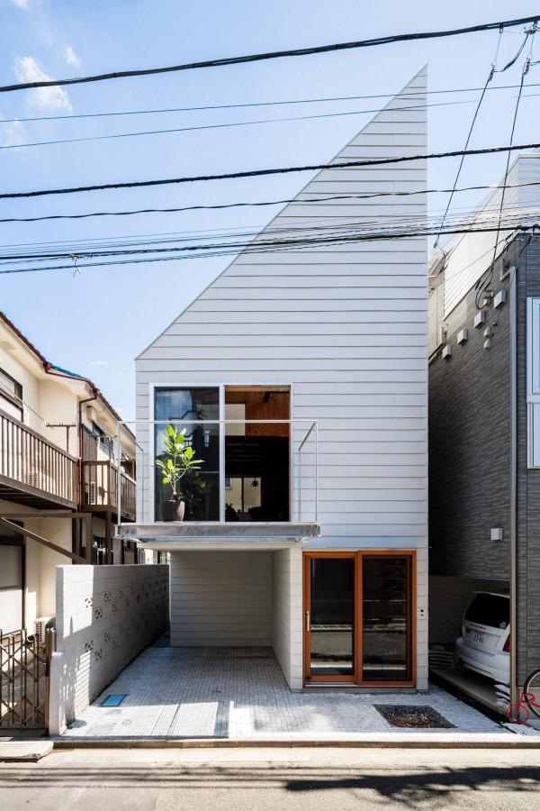 斜屋頂小白屋,暢快的自由(日式住宅) 斜屋頂小白屋,暢快的自由(日式住宅)