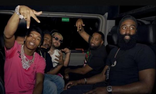 一起槍殺案戳中美國痛點，這就是美國的問題所在，真實紀錄片