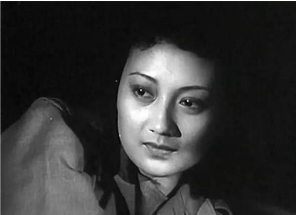 廣西女匪首韋秀英:盤踞十萬大山無惡不作,建國後落得什麼下場? 廣西女匪首韋秀英:盤踞十萬大山無惡不作,建國後落得什麼下場?