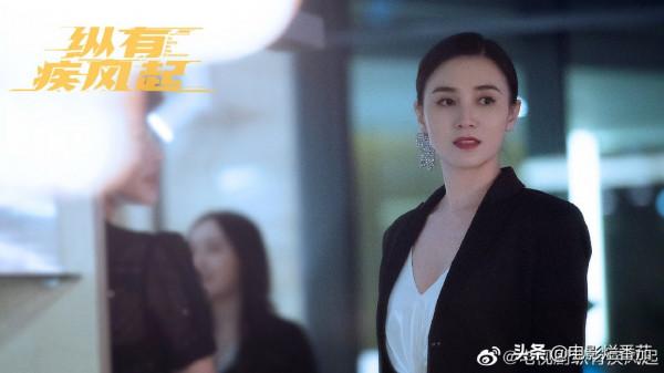 11月新劇來襲，楊冪、楊紫、景甜三美廝殺，靳東、張豐毅強強對決